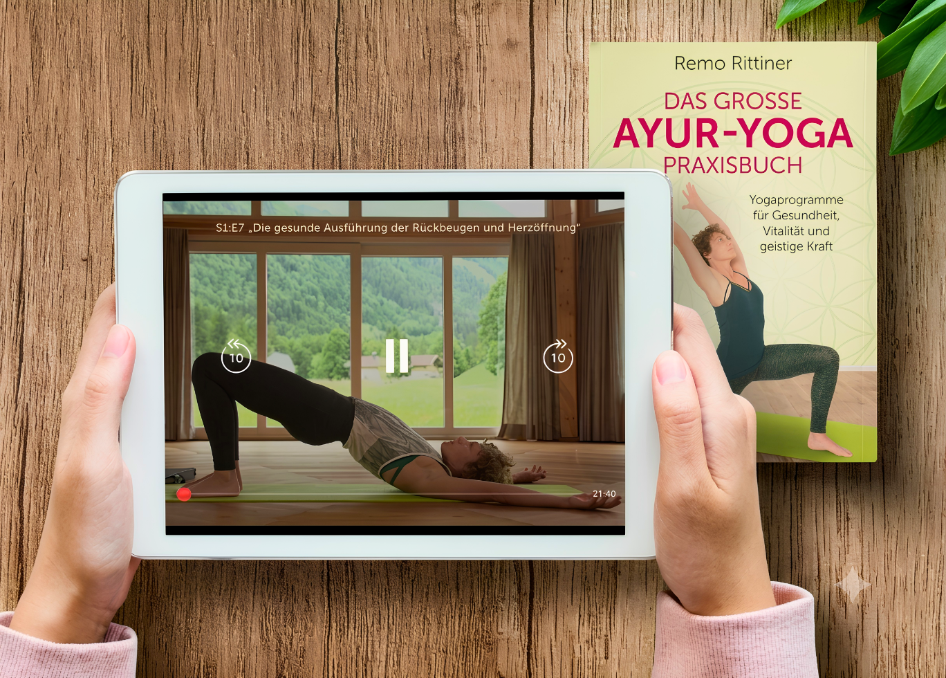 Ayur Yoga Basis-Kurs von Remo Rittiner – Praxisbuch und Online-Video-Kurs